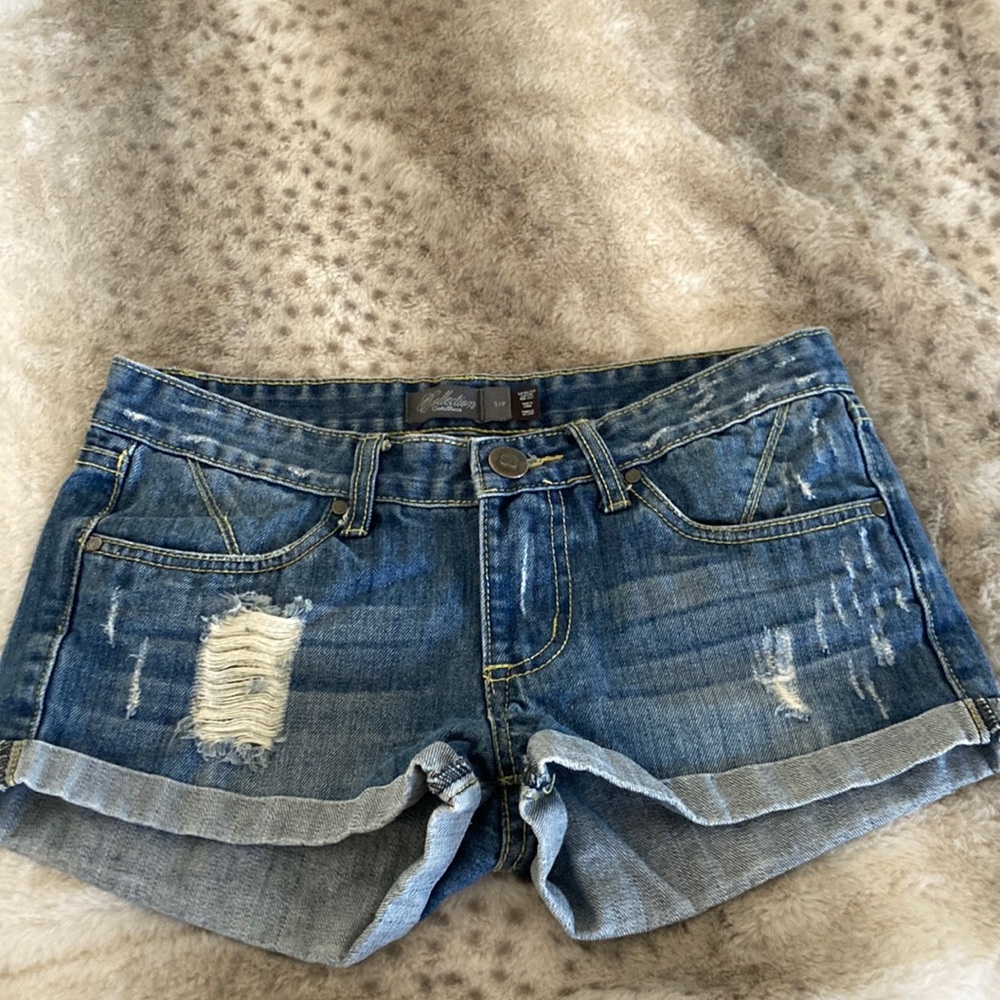 Women’s distressed jean shorts
